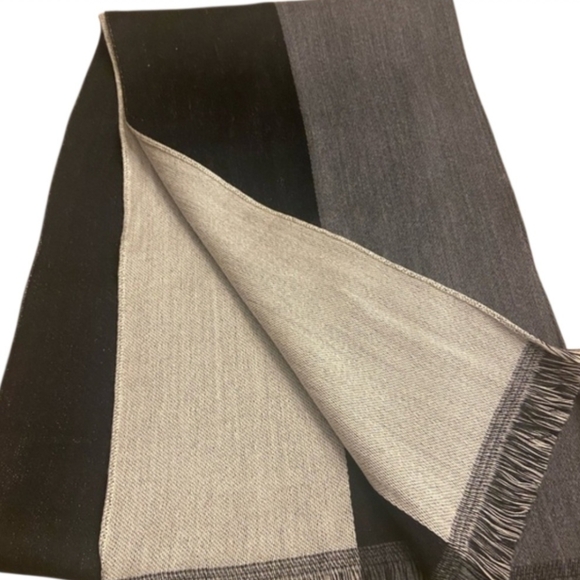 Versace Black and Gray Scarf - Picture 8 of 10